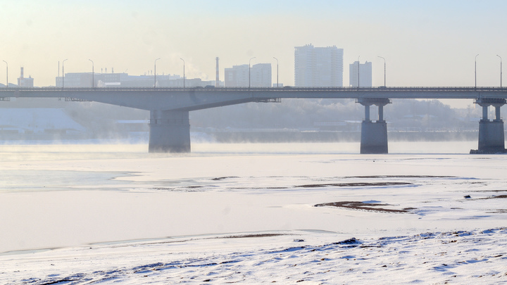 Курганцев возмутила трещина на Некрасовском мосту после ремонта