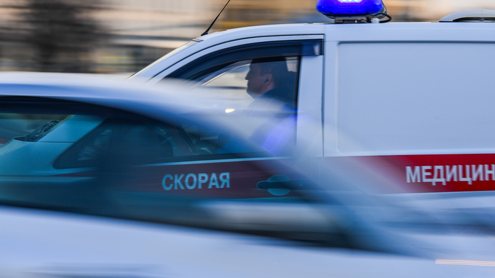 В Новосибирске пассажир Тойоты погиб после столкновения с прицепом грузовика MAN