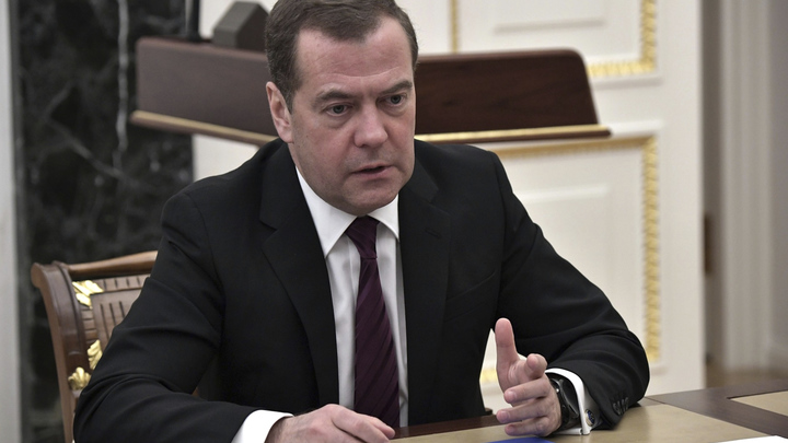 Медведев предложил уничтожить секретаря СНБО Украины Данилова после его выходки