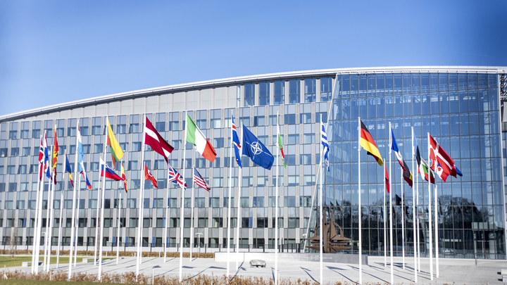 НАТО вернулась к схеме холодной войны с Россией - замминистра