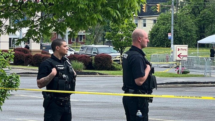 Число жертв стрельбы в техасской школе увеличилось до 18. Что известно на данный момент