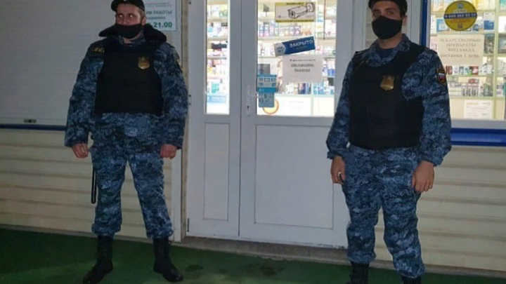 В Сочи приставы опечатали двери пожароопасной аптеки