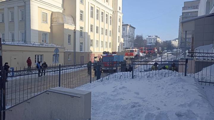 В Новосибирске прокуратура начала проверку по факту пожара в гимназии № 10