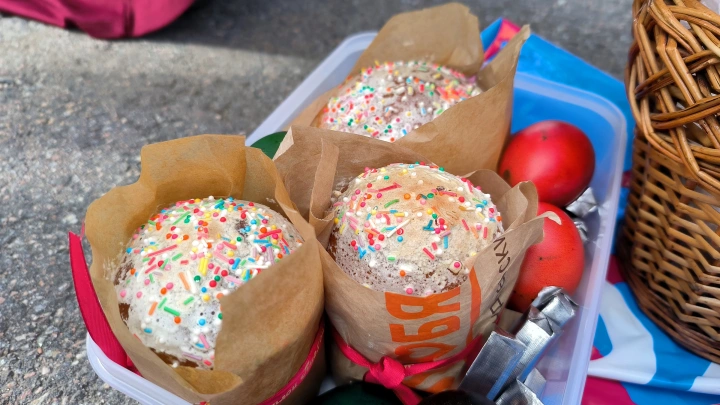 Протоиерей Харитонов рассказал, как долго можно освящать куличи после Пасхи