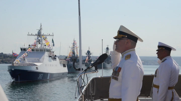 День ВМФ в Петербурге: Парад отменен, но праздник состоится