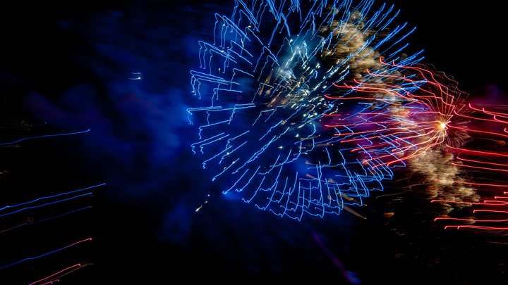 В Академгородке Новосибирска жители устроили масштабный фейерверк