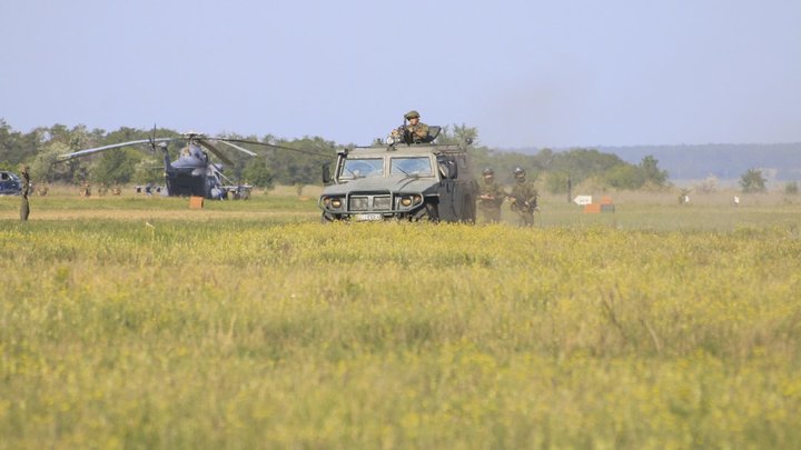 WarGonzo: Два танка и БТР украинской ДРГ подбили у границы с Белгородской областью