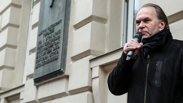 Володя, это мрак: Актёр Алексей Гуськов лично пытался вразумить Зеленского Володя, это мрак: Актёр Алексей Гуськов лично пытался вразумить Зеленского