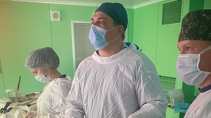 Кубанские хирурги впервые на Юге России удалили щитовидную железу через подмышку