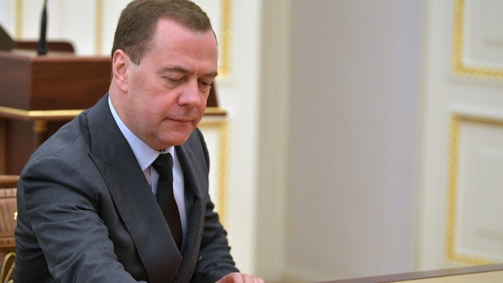 Медведев додумался сравнить Нобелевскую премию с чемпионатом мира по футболу