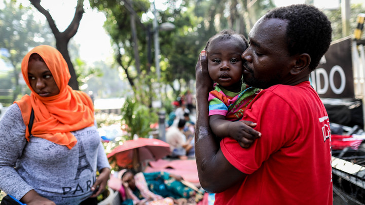 На 15 млн жителей 20 COVID-коек: В какой стране коронавирус может выкосить половину населения