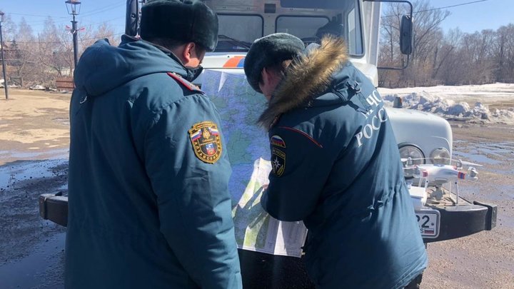 Вода в Оке начала спадать: где паводком от большой земли отрезаны люди
