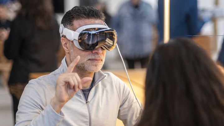 Болит голова: почему пользователи популярных очков Apple Vision Pro массово начали их возвращать