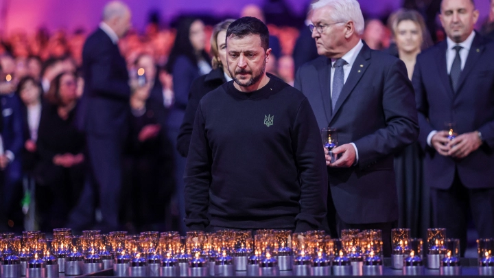 Захарова: видеть Зеленского на церемонии в Освенциме было отвратительно