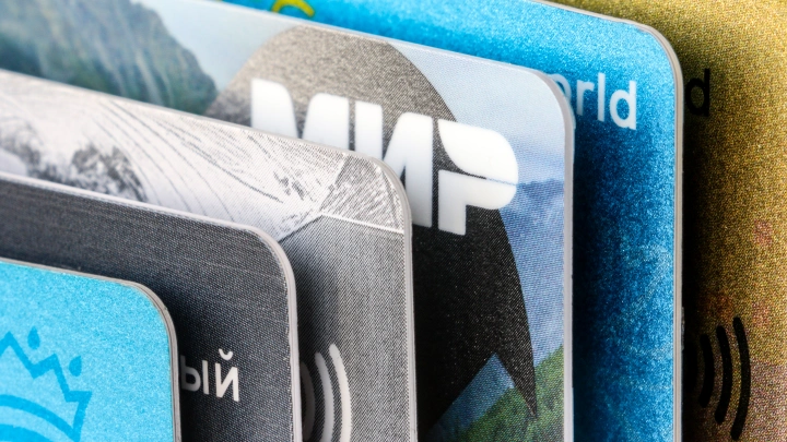 Финансово грамотные невыгодны банкам: Владельцам кредиток подложили свинью