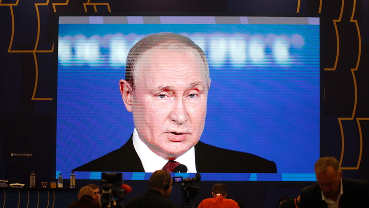 Оргкомитет ПМЭФ раскрыл творившееся перед речью Путина: Бомбили, как Сталинград фашисты