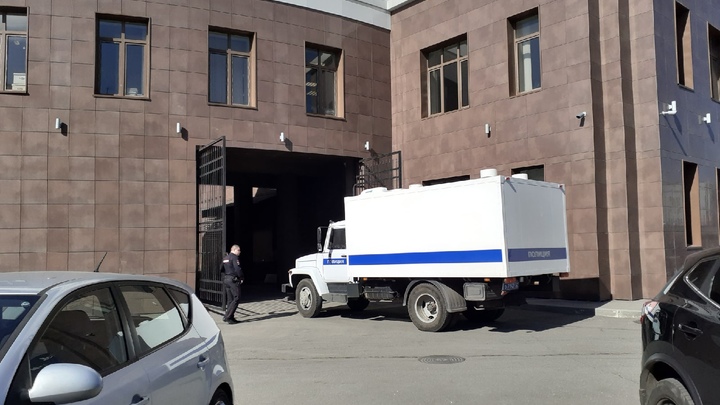 В Свердловской области задержали трёх заключённых, сбежавших через сломанную решётку