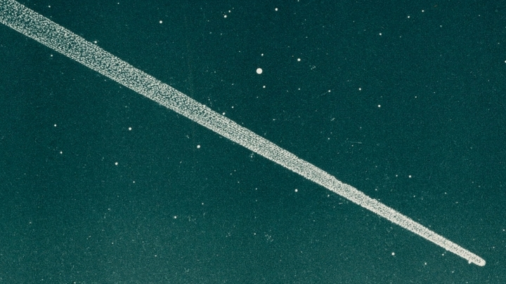 Над Краснодарским краем и Адыгеей заметили огненный шар, похожий на комету