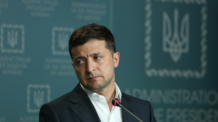 Украинский политолог: Зеленский ударился в авантюры из-за тарифного майдана