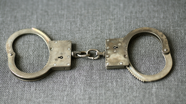 Защищался и поплатился свободой: В Крыму хотят посадить полицейского, который пытался утихомирить дагестанца