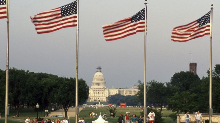 Американская конгрессвумен назвала самое разрушительное для США решение. Без России не обошлось