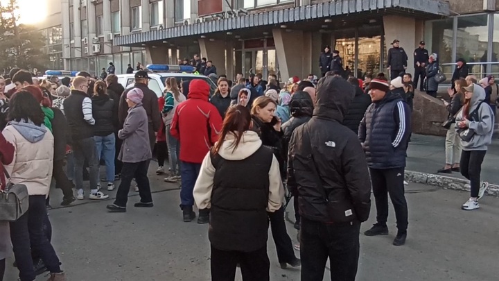 Жители Орска заявили, что не получили помощи от властей: Просто говорите правду