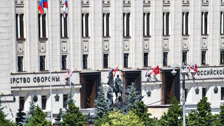 И смешно, и страшно. Баранец озвучил ехидную шуточку про посадки в Минобороны: О многом говорит