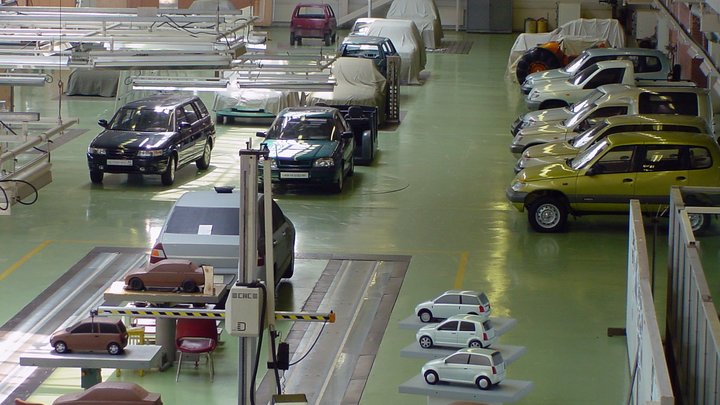 Начало продаж русского внедорожника: Названа стоимость обновлённой Niva Legend