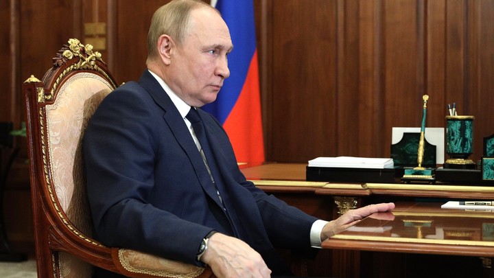 Подробности телефонного разговора между Путиным и Макроном сообщили в Кремле