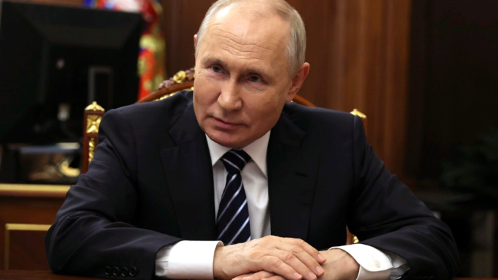 Макрон и Шольц в ярости: Путин слишком легко относится к санкциям - журналист Хинкл