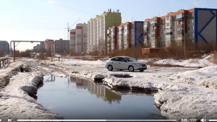 Начался сезон затоплений: курганцы обсуждают дорогу, которая стала рекой