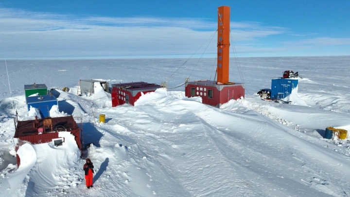 Русские учёные разгадали загадку магнитной аномалии в Антарктиде