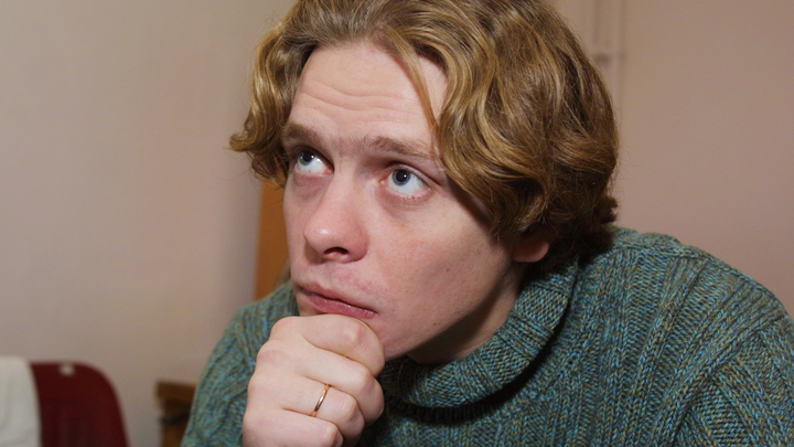 На колени оба! Зрители обиделись на сцену с беженцами из Донбасса в сериале ТНТ