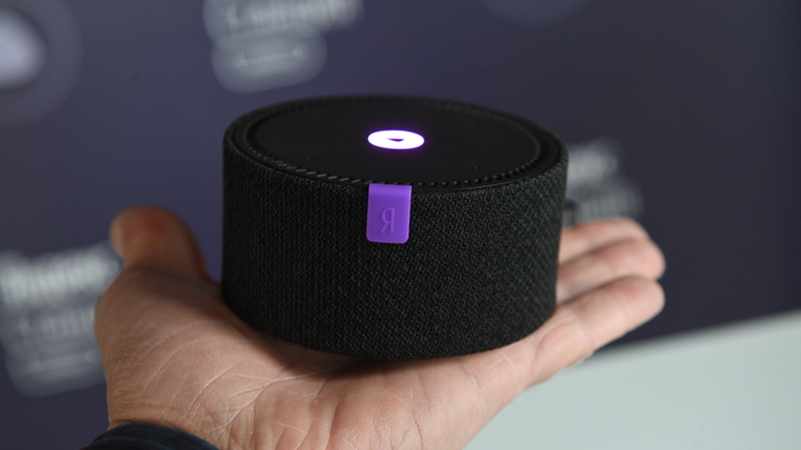 По-русски не понимаю!: Казахская бабушка устроила языковой патруль роботу Алисе