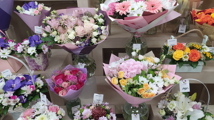 Как выбрать цветы, чтобы они простояли долго: совет от Роспотребнадзора перед 8 Марта