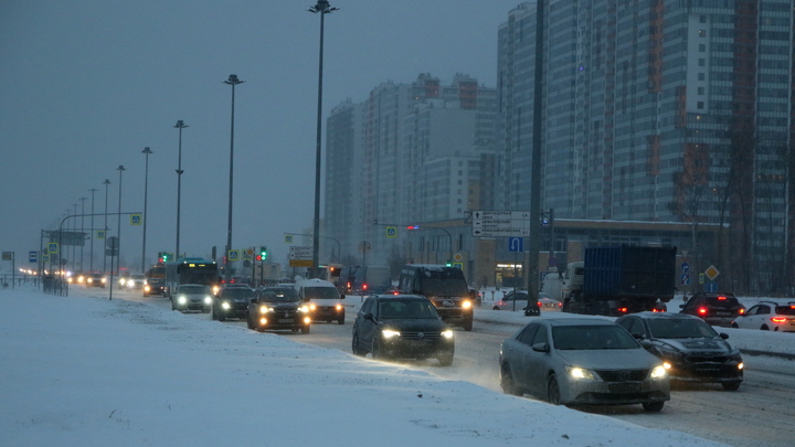 ГИБДД Петербурга призывает водителей быть осторожнее