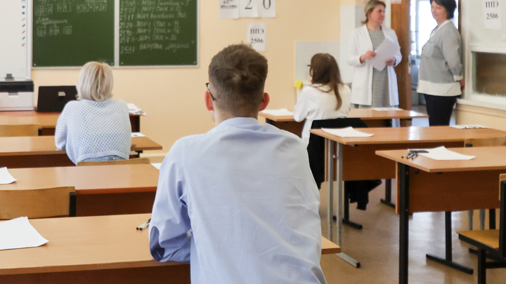 Нужен ли экономист без знания языков? Эксперт оценил новый список экзаменов для поступающих в вузы