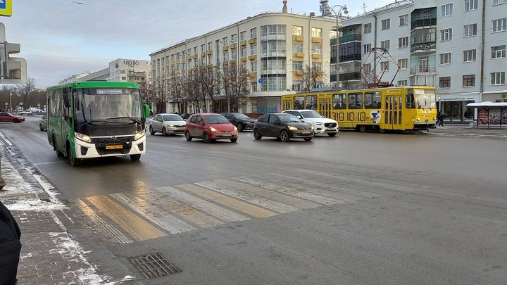 Глава ГИБДД призвал расторгнуть контракты с перевозчиками в Екатеринбурге