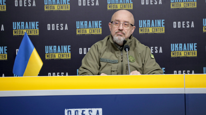 Депутат обвинил министра обороны Украины в словоблудии