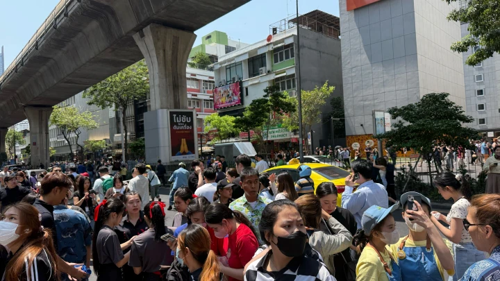 В Бангкоке рухнула высотка. Под завалами 43 рабочих — люди просят о помощи