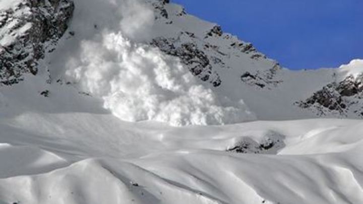 В горы лучше не ходить: В Сочи синоптики прогнозируют сход лавины