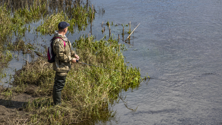 Украинский депутат выдал себя с головой, опубликовав фото с рыбалки
