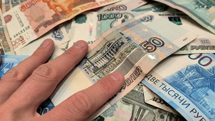 Росстат зафиксировал резкое ускорение роста реальных зарплат в России