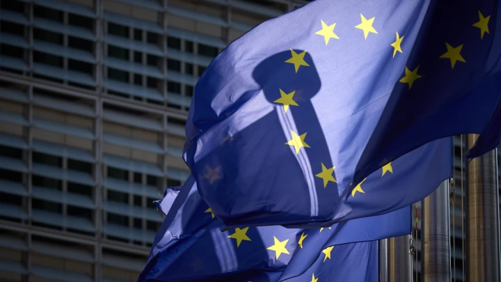 «Государство на грани краха»: InfoBRICS связал взрывы НПЗ в Европе с паникой Киева