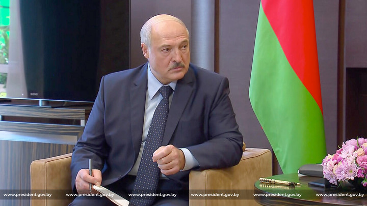 Лукашенко заявил, что ждёт не революции, а переворота