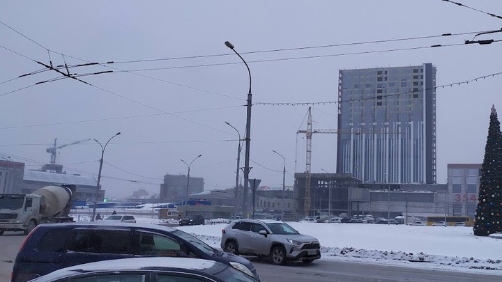 В Новосибирске готовятся к переносу памятника Покрышкину на площади Маркса