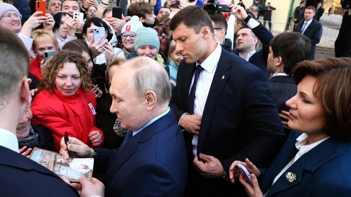 Путин передал привет русскому военнослужащему в Авдеевке через его маму