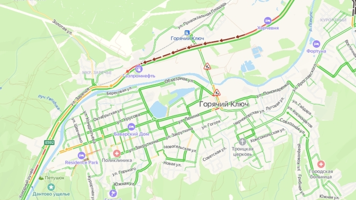 Пятикилометровая пробка образовалась на трассе в Горячем Ключе по дороге к морю