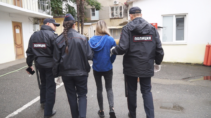 Закладчицу из Липецка задержали с крупной партией синтетики в Сочи