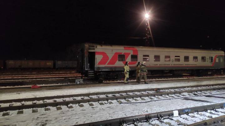 На севере Свердловской области загорелся запас бензина в вагоне на станции